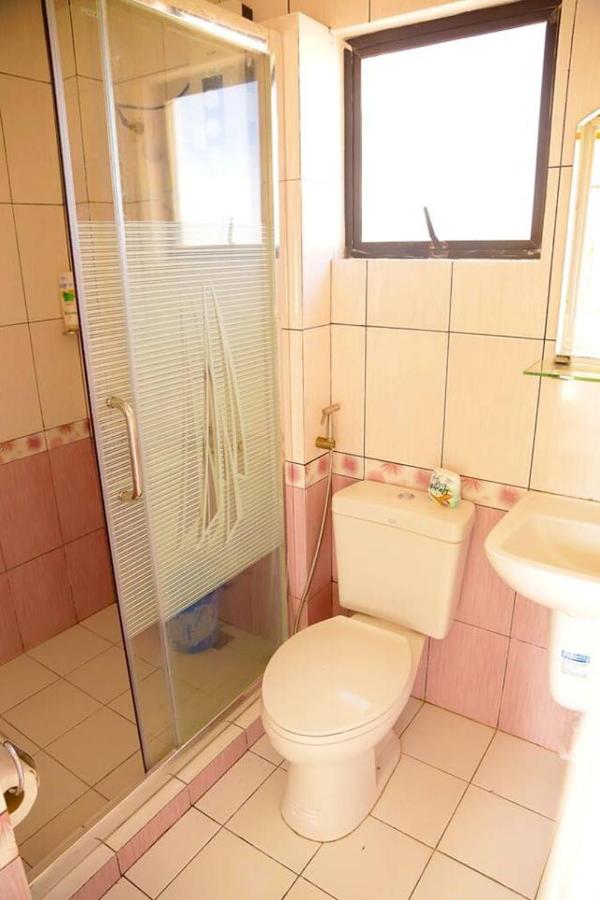 Zweibettzimmer mit eigenem Bad
