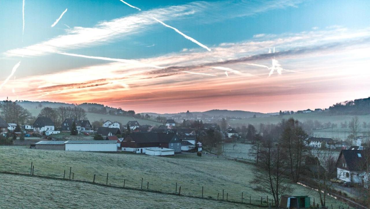 B&B Lindlar - Ferienwohnungen "Am Mühlenberg" - Bed and Breakfast Lindlar