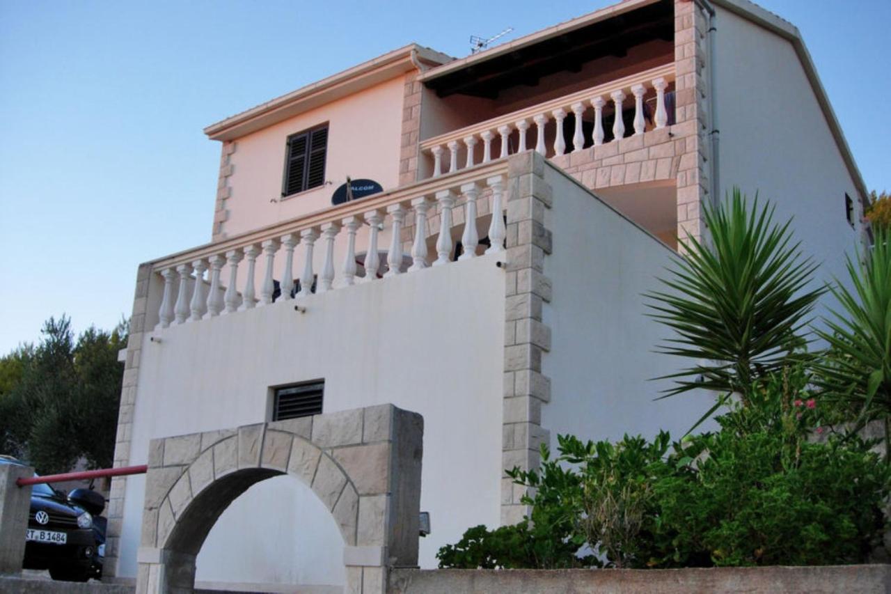 Apartments near the sea Marinovic - Bed and Breakfast