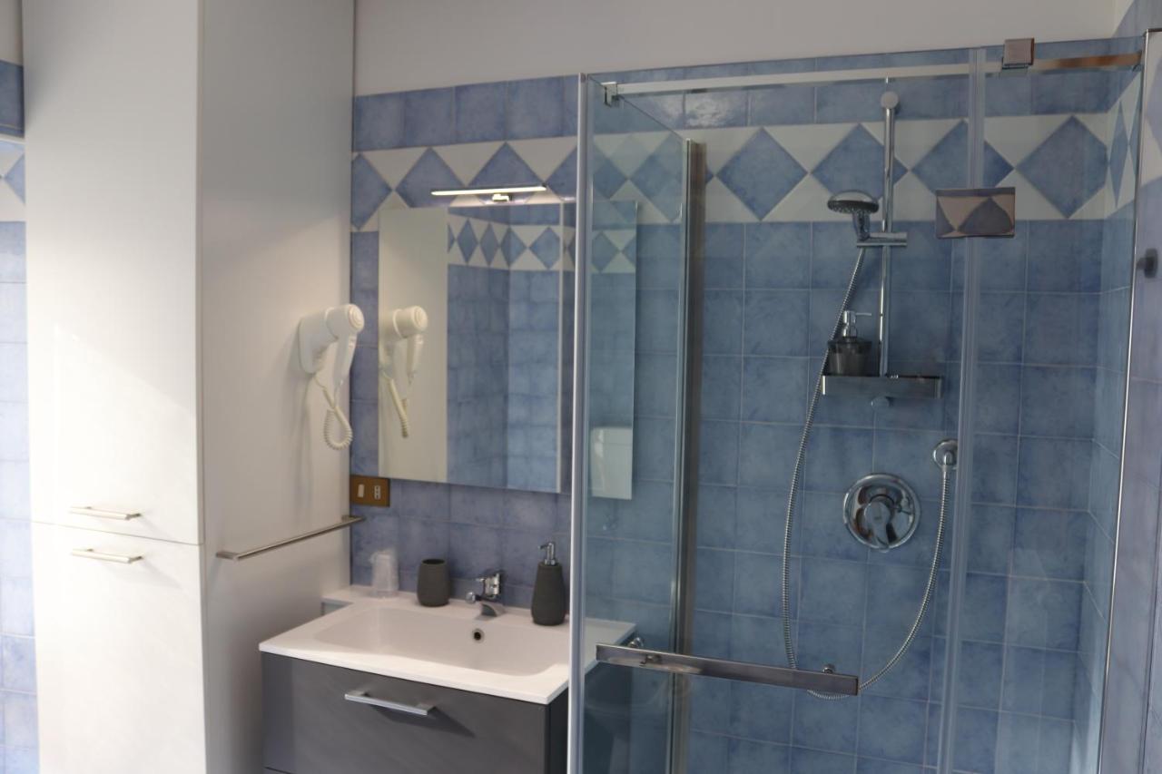Large Double or Twin Room