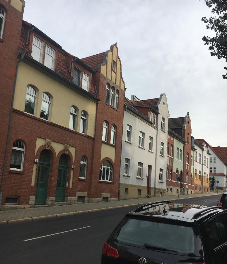 Gemütliche Ferienwohnung im Erdgeschoss- Jenaer Straße - Ferienwohnung