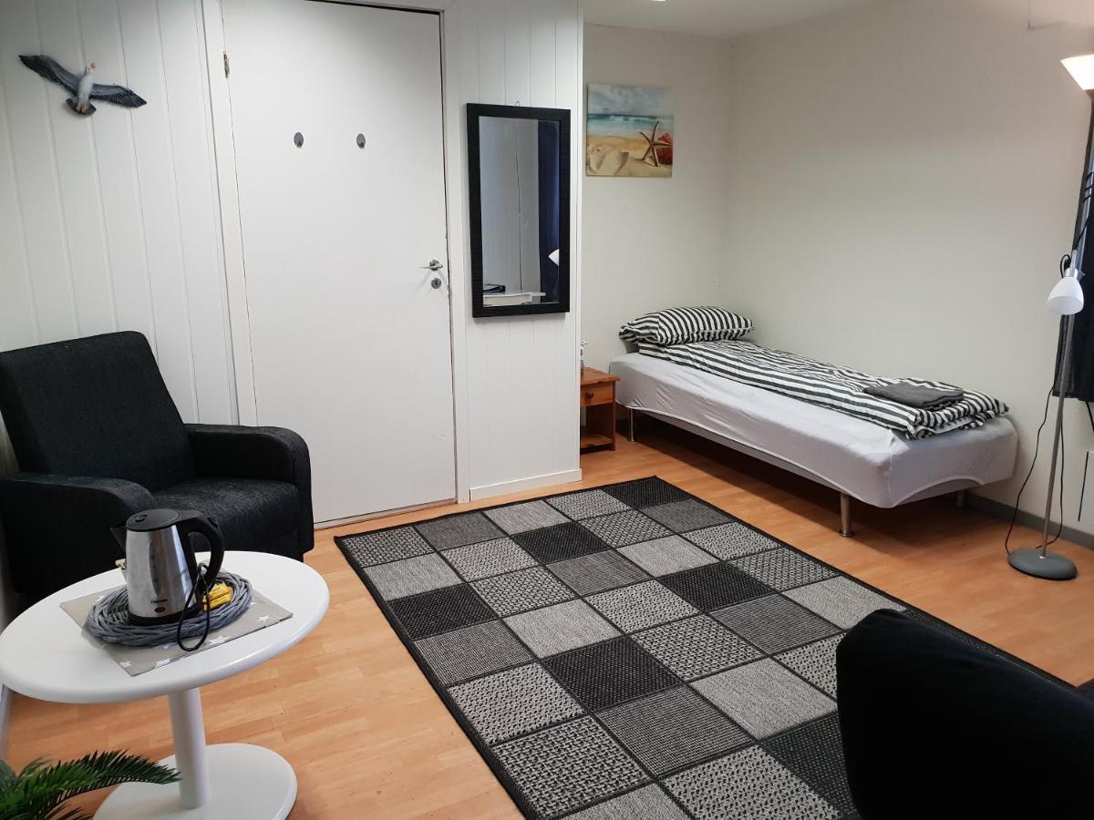 Single Room with Shared Bathroom
