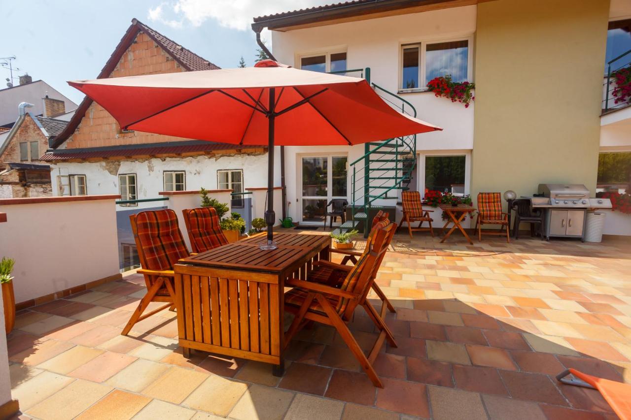 Doppel-/Zweibettzimmer mit eigener Terrasse