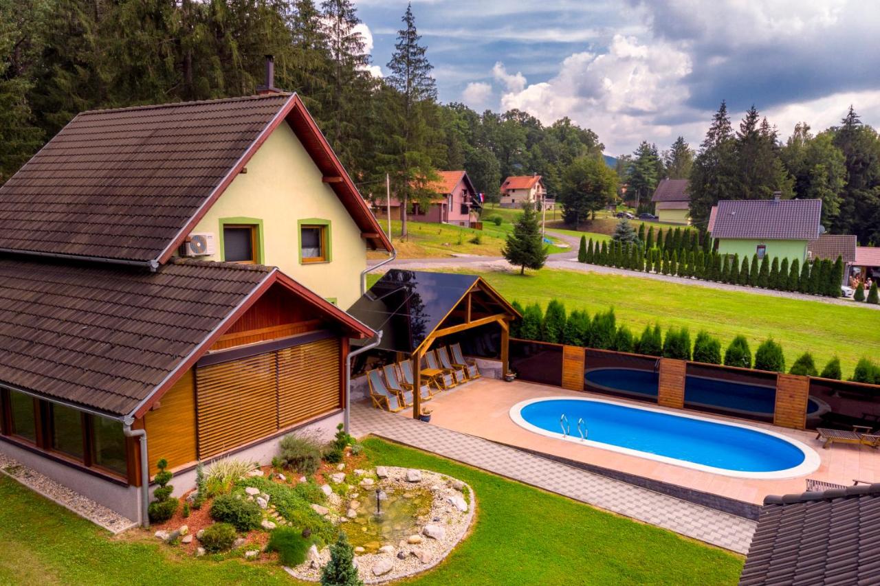 B&B Novo Zvečevo - Vila Sara - Bed and Breakfast Novo Zvečevo