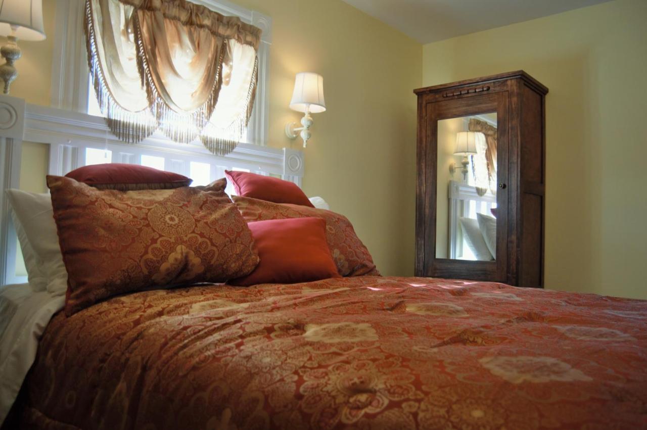 Standard Queen Room - Caverns