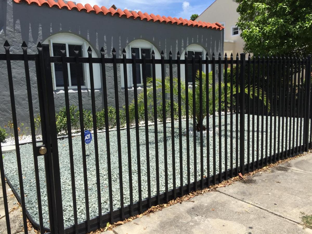Modern 2/1 Apt near Midtown and Beaches - B&B