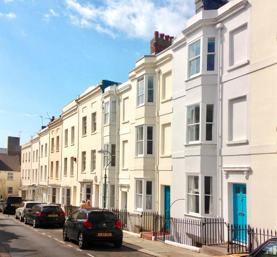 Stylish Seaside Maisonette - 200m to Beach - B&B