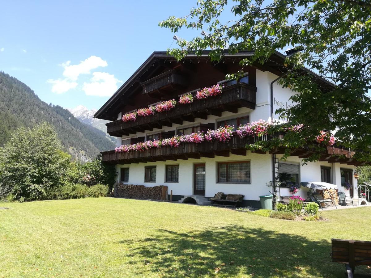 Haus Kristall - Bed and Breakfast