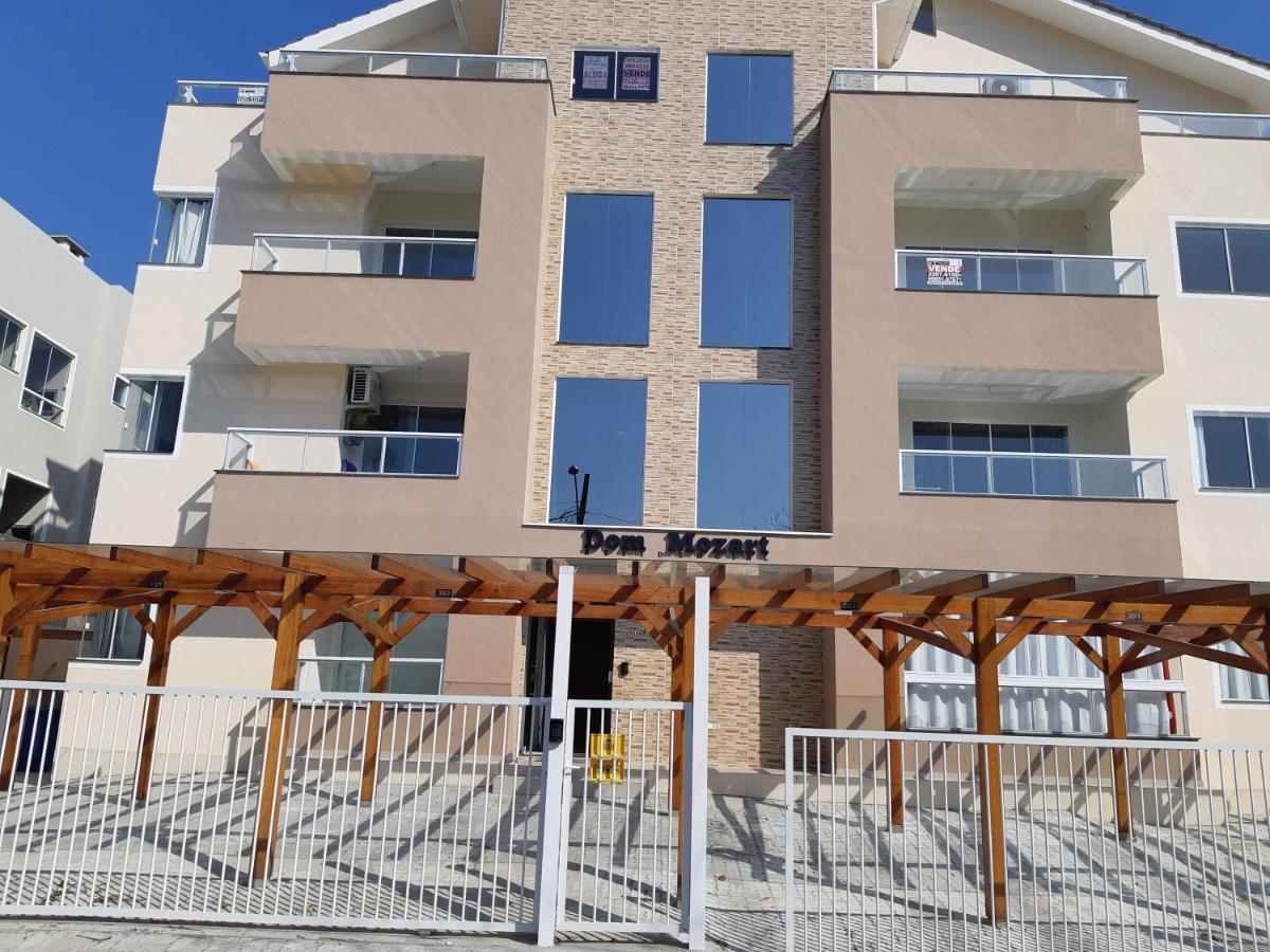 Apto 2 dorm a 750m da praia - B&B