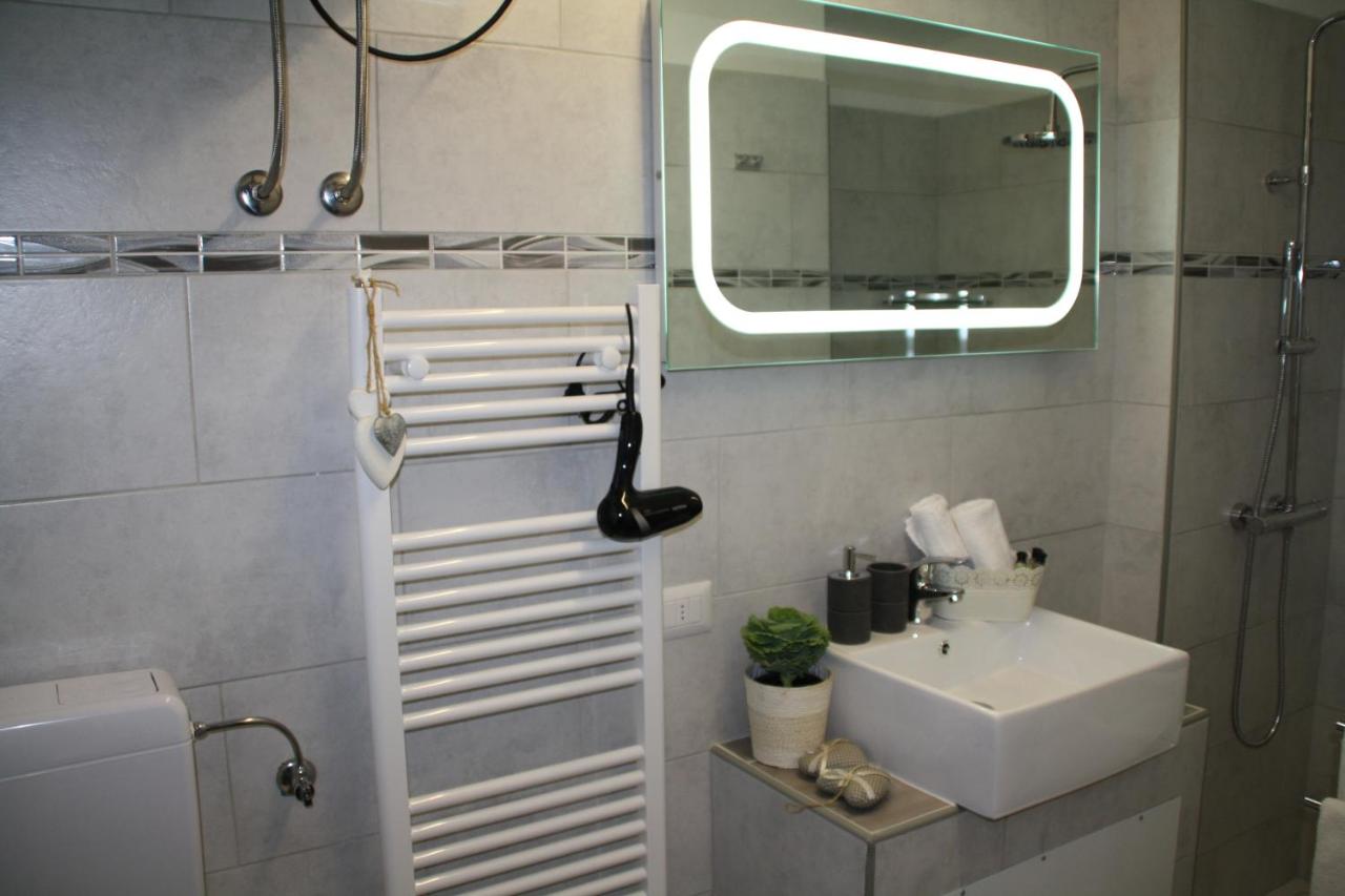 Single Room with Private Bathroom