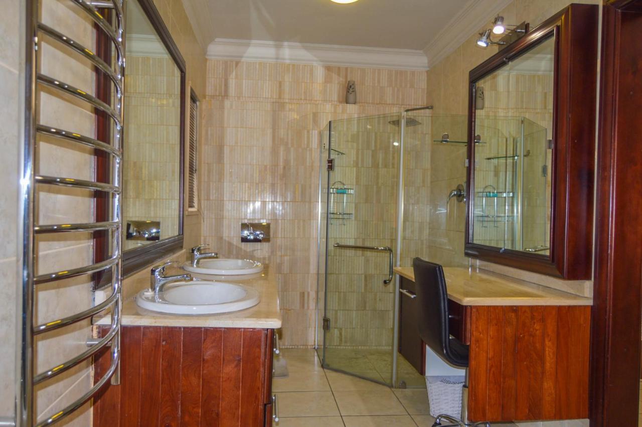 Camera Tripla Executive