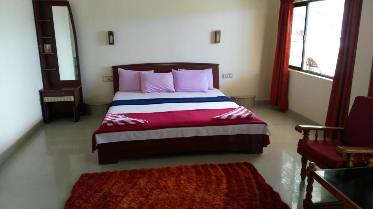 Deluxe Double Room with Balcony and Sea View