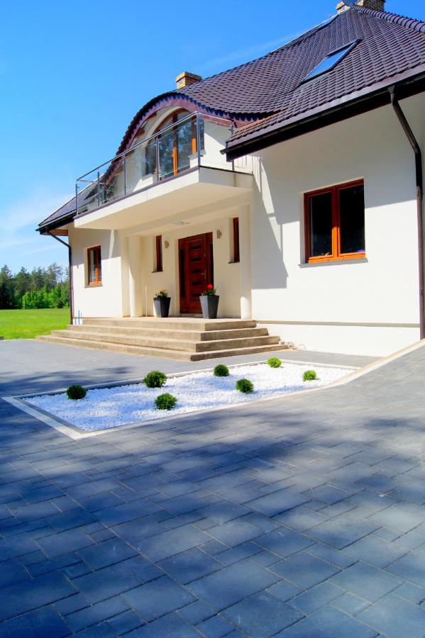 Saskia Dwór & Spa Willa z basenem - Bed and Breakfast