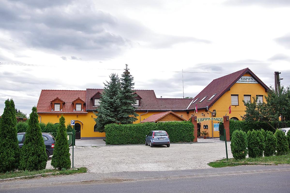 Kispipa Panzió - Bed and Breakfast