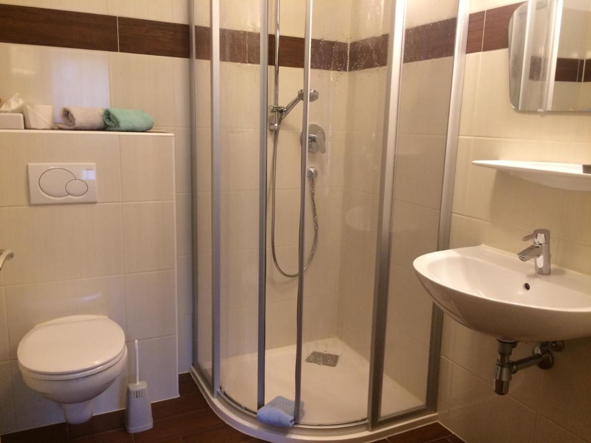Apartment (4-5 Adults)