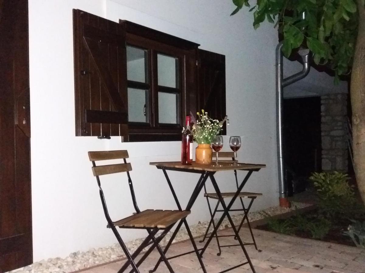 Apartment with Garden View