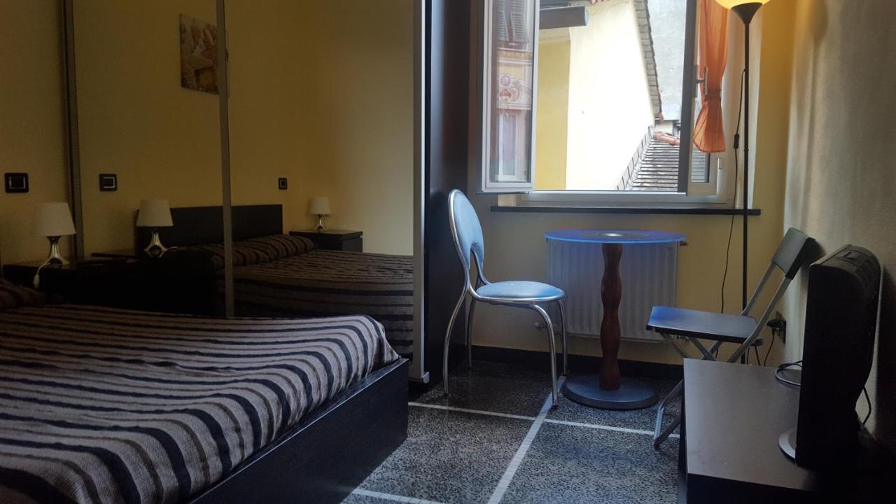 Tweepersoonskamer met een Eigen Externe Badkamer