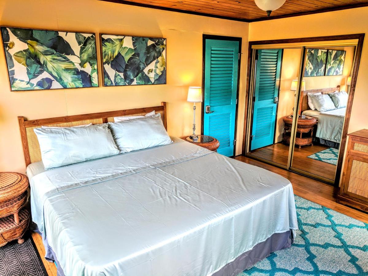 King Room with Shared Bathroom