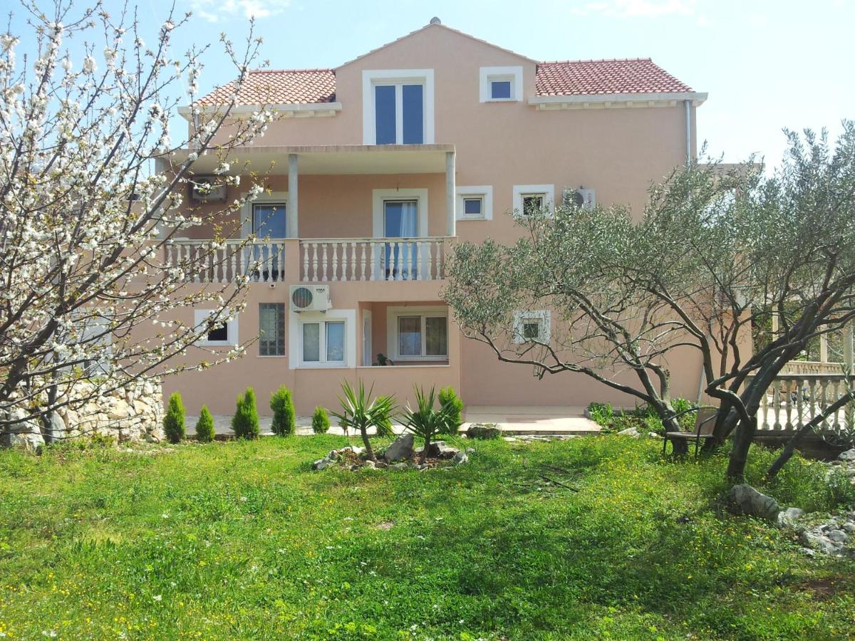 Guesthouse Oliva - B&B