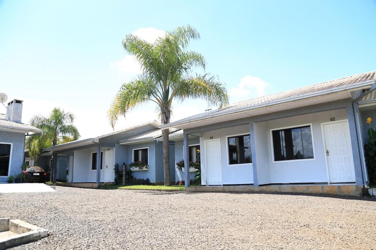 Pousada Recanto do Lago - Bed and Breakfast