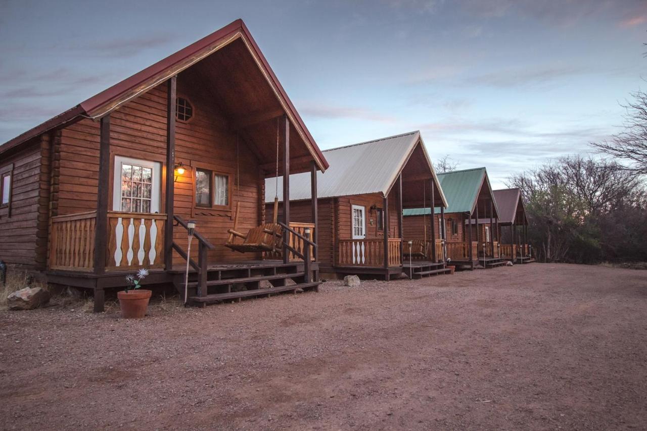 Katie's Cozy Cabins - B&B Tombstone