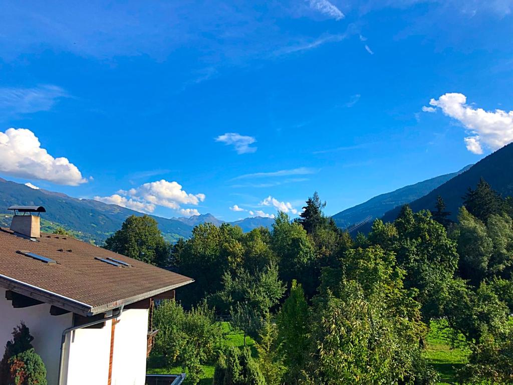 Apartment mit Balkon