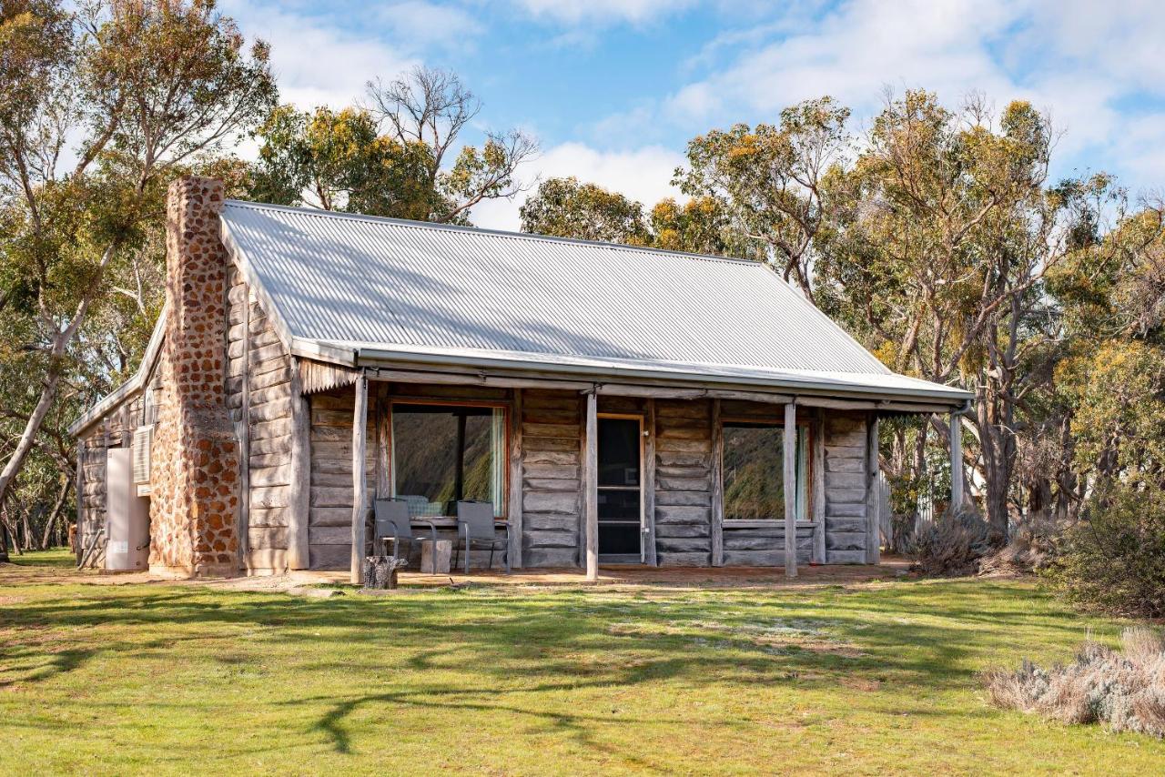 B&B Halls Gap - Grampians Pioneer Cottages - Bed and Breakfast Halls Gap