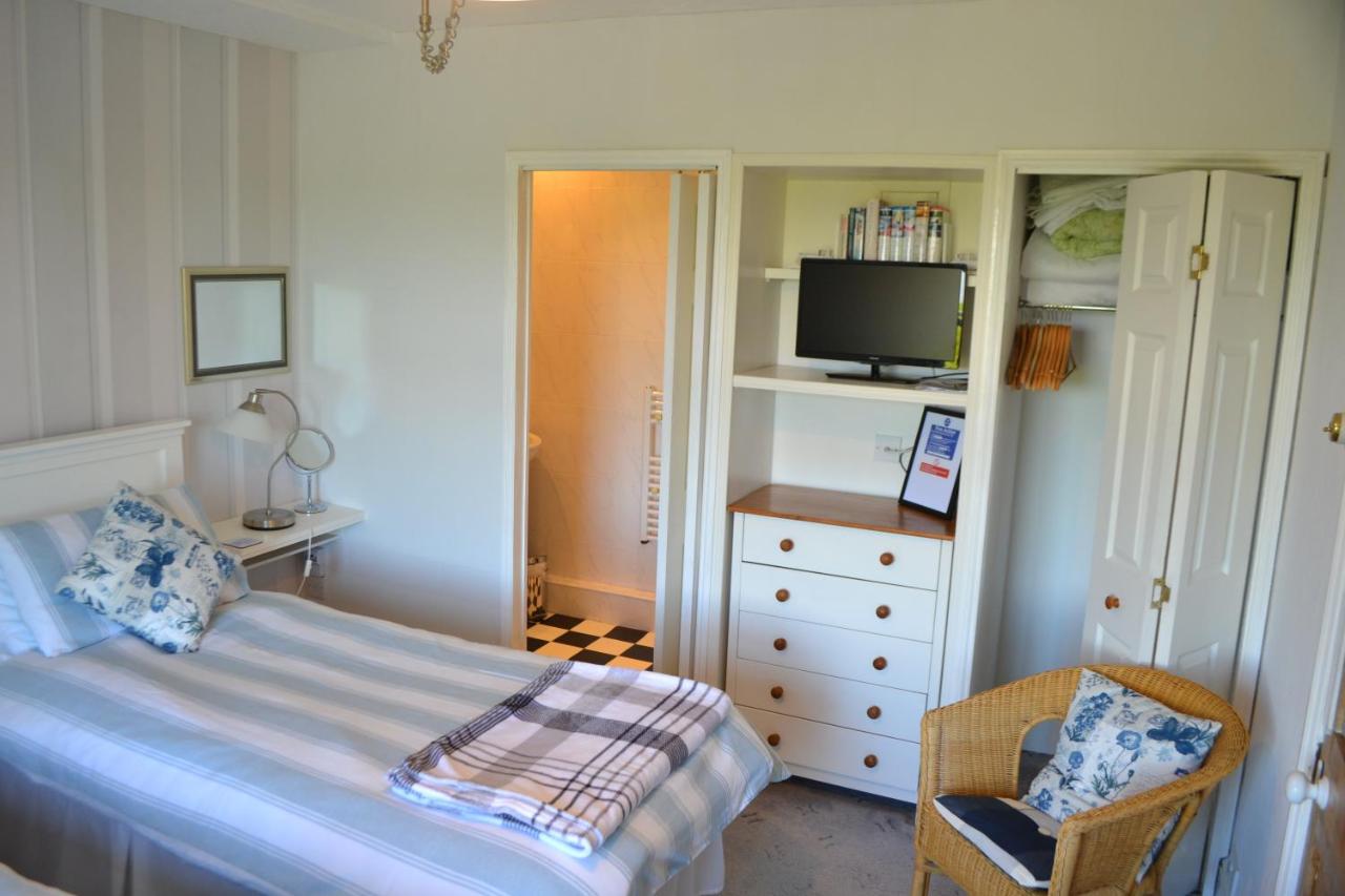 Double or Twin Room with Bathroom