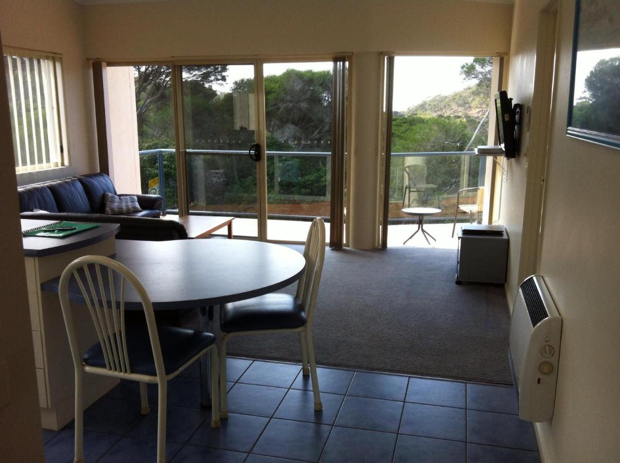 Apartment 3: Upstairs 2 Bedroom