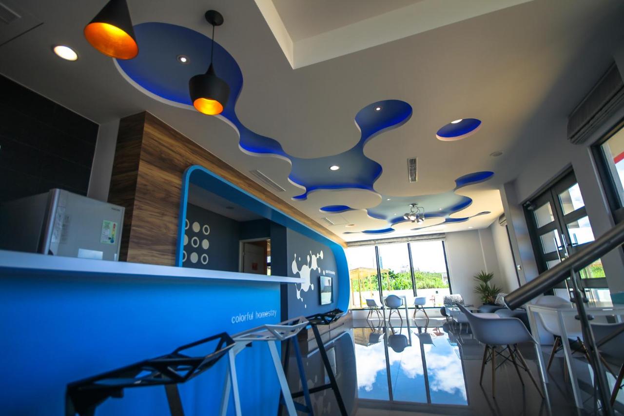 Colorful Homestay - B&B
