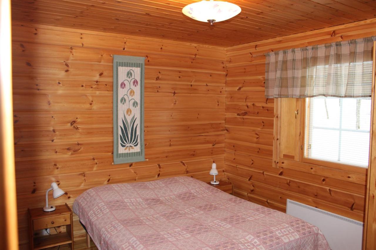 Großes Cottage mit 2 Schlafzimmern, Sauna und privatem Ufer