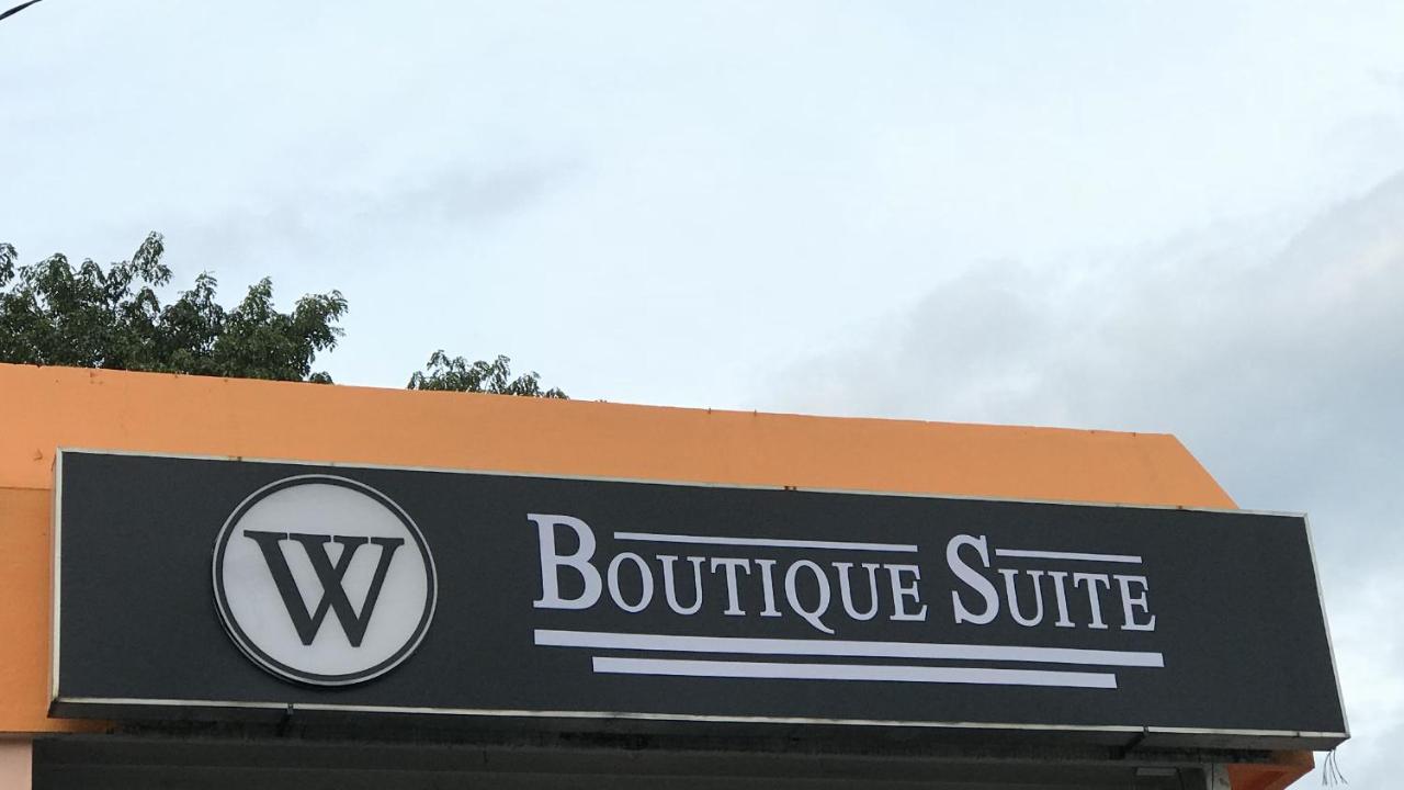 W boutique 10pax with family karaoke - Ferienwohnung