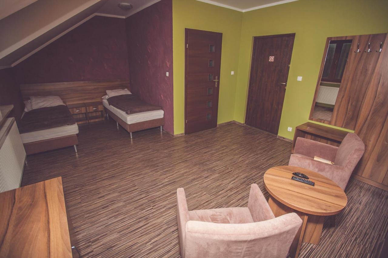 Großes Zweibettzimmer