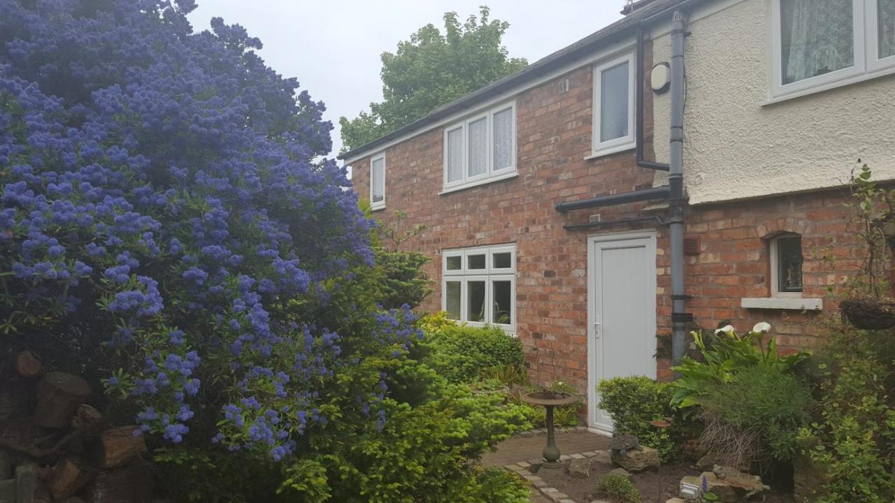 The Coach House Holiday Cottage, Southport - Chambres d’hôtes Southport