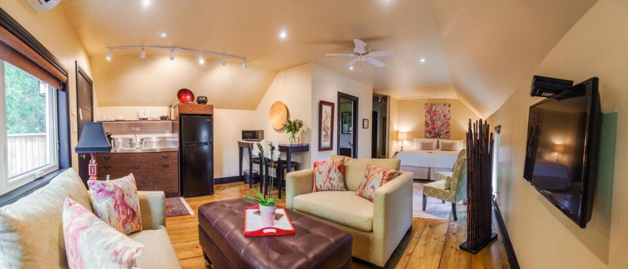 King Room with Balcony