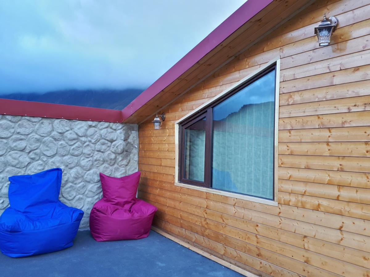 Four Season In Kazbegi - Bed and Breakfast
