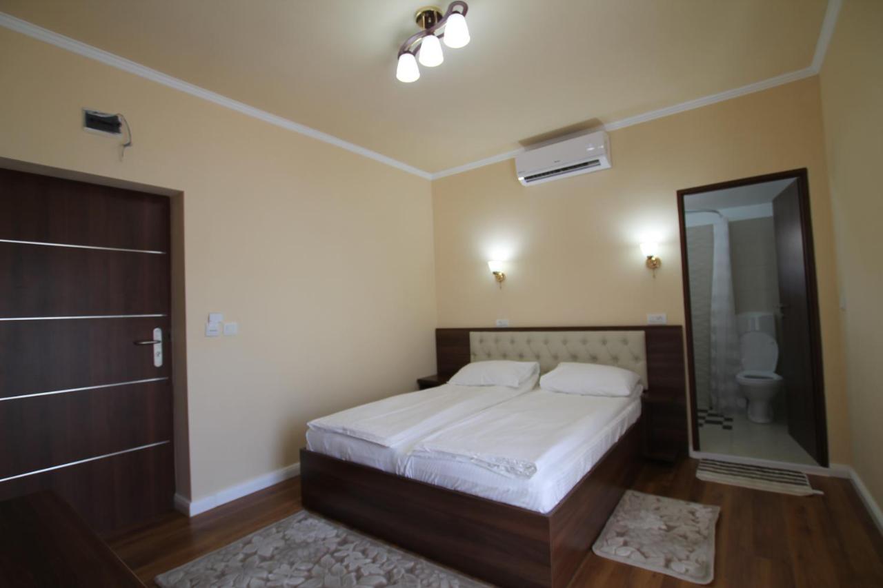 Doppelzimmer mit Balkon
