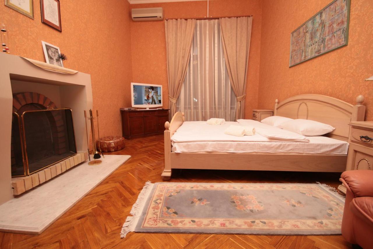 Two-bedroom apartment - 33 Pushkinska str.