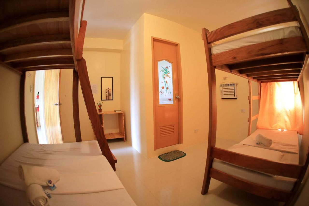 Mixed Dormitory Room