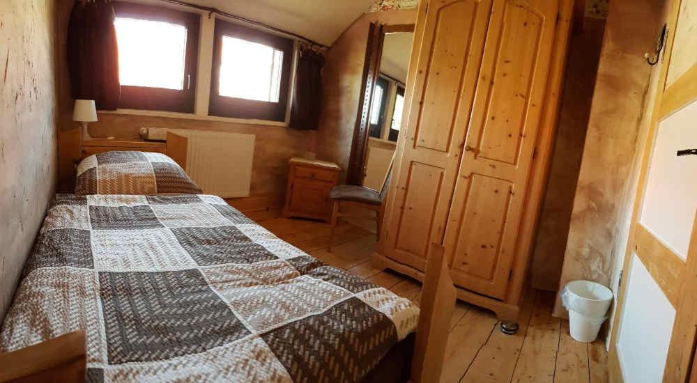 Single Room with Shared Bathroom