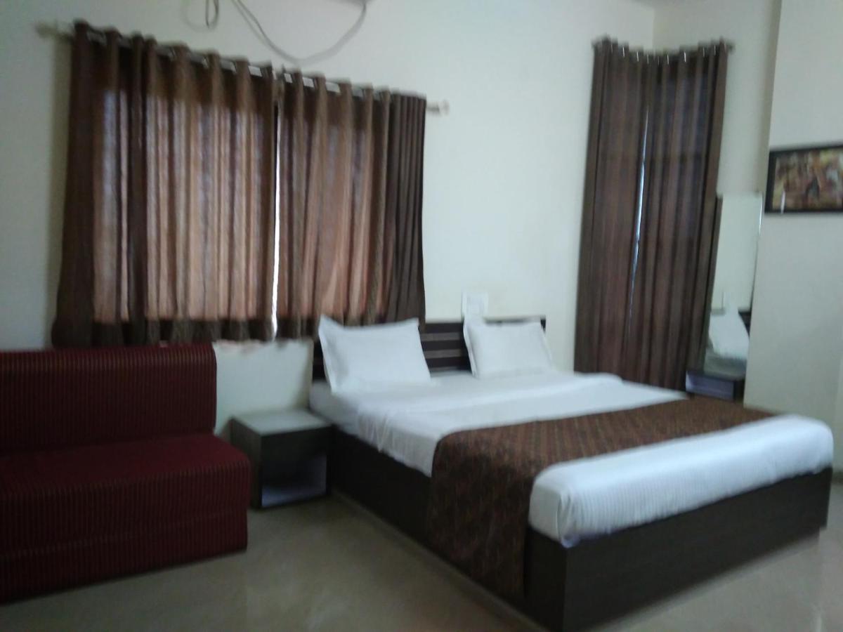 Deluxe Double Room - Non AC