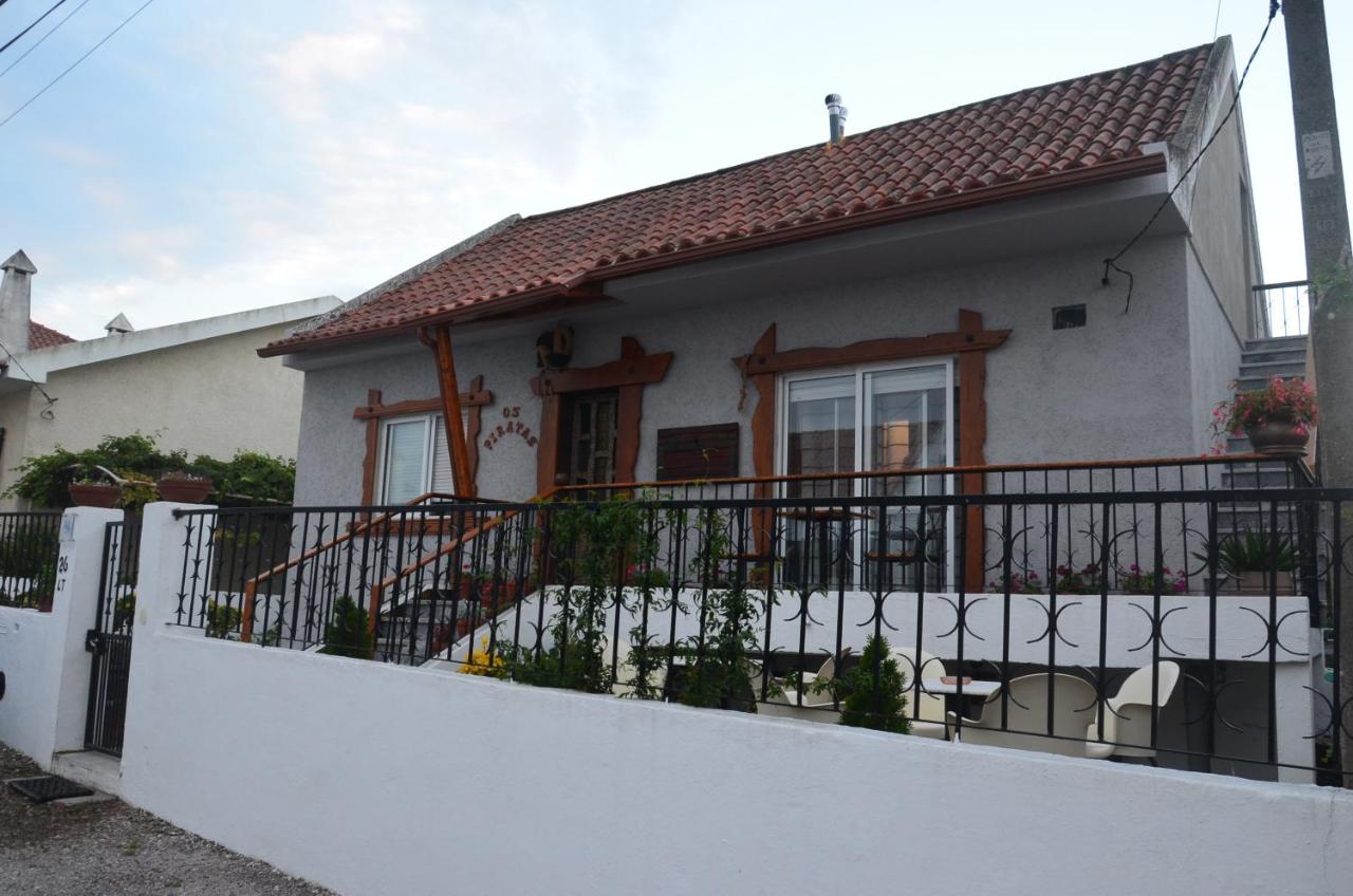 Os Piratas - B&B