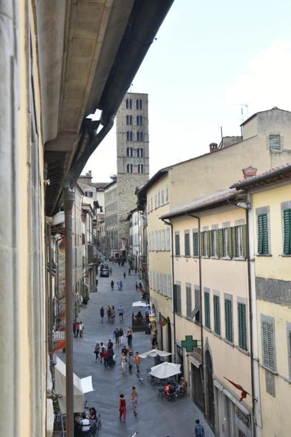 One-Bedroom Apartment - Corso Italia, 108