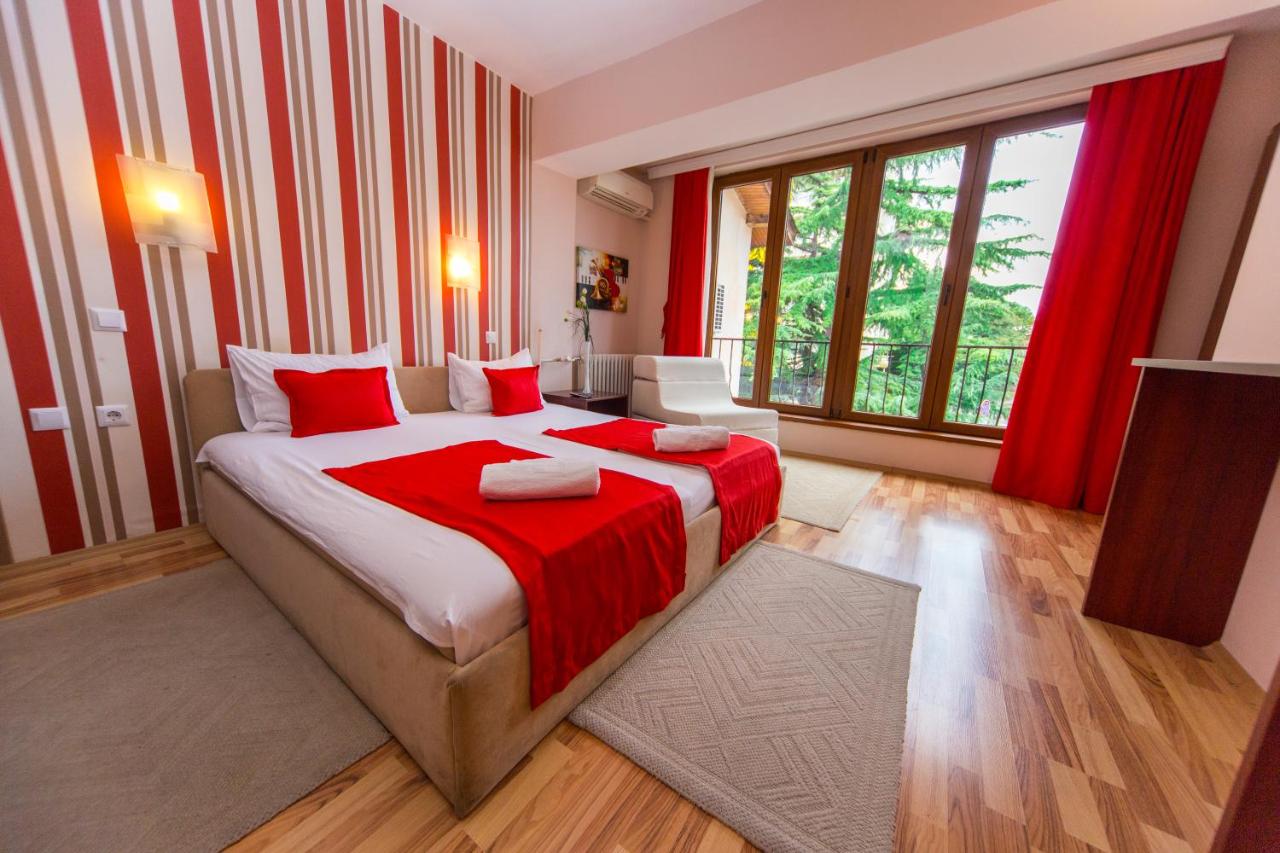 B&B Skopje - Hotel Pine - Bed and Breakfast Skopje