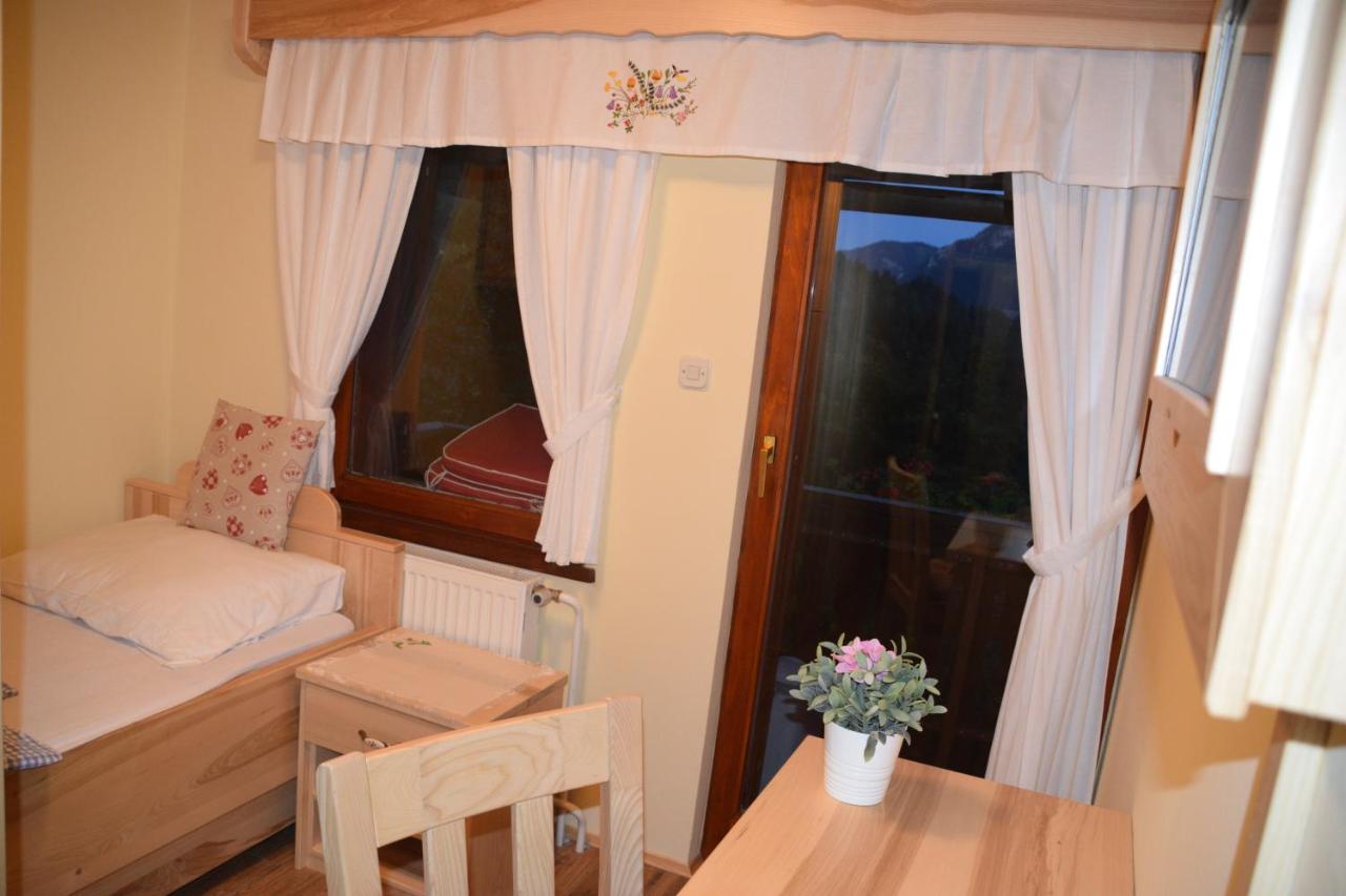 Single Room with Mountain View