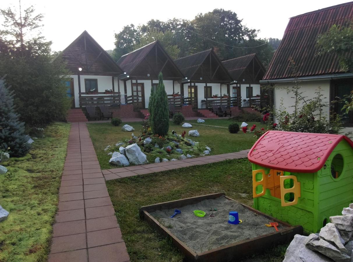 Vila Paula & SPA -ALL INCLUSIVE - Ferienwohnung Sovata