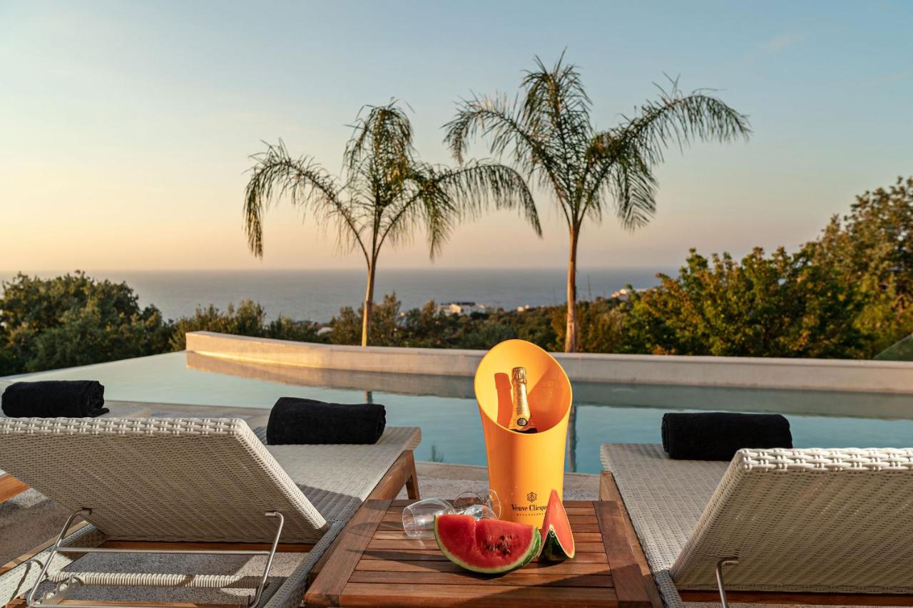 Delfini Villa - Chambres d’hôtes Prinés