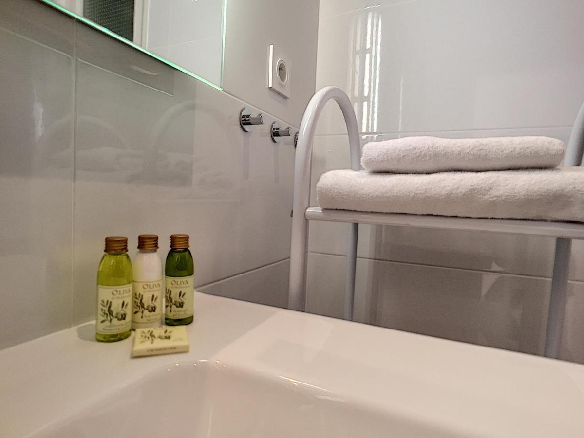 Nestor&Jeeves - PROVENCE TERRASSE - Central - By sea - South terrace - B&B Niza