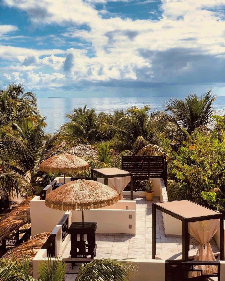 B&B Placencia - Caribbean Beach Cabanas - A PUR Hotel - Bed and Breakfast Placencia