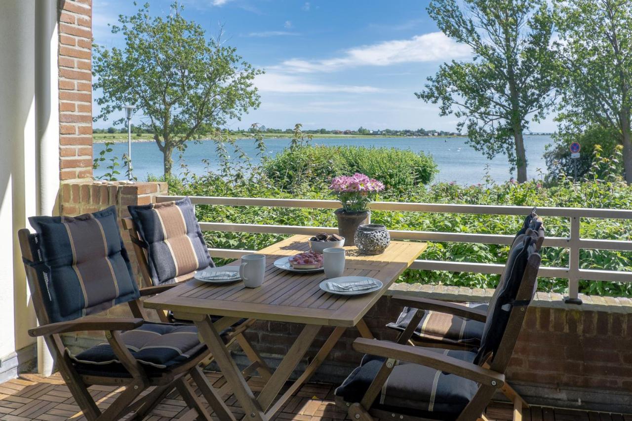 Meerblick Lemkenhafen – Ferienwohnung - B&B